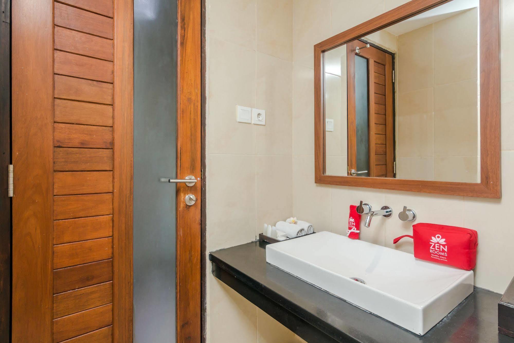 Zen Rooms Seminyak Pangkung Sari Kültér fotó